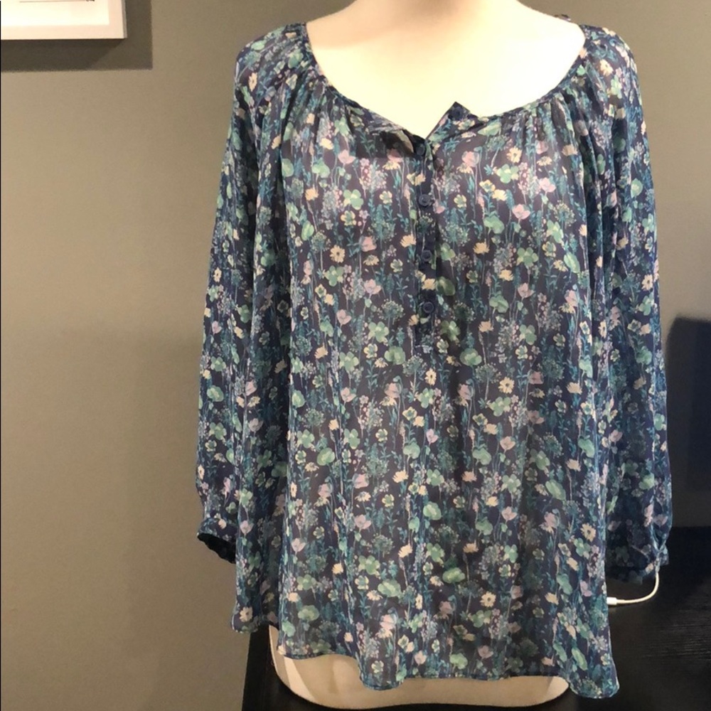 Lauren Conrad top size large